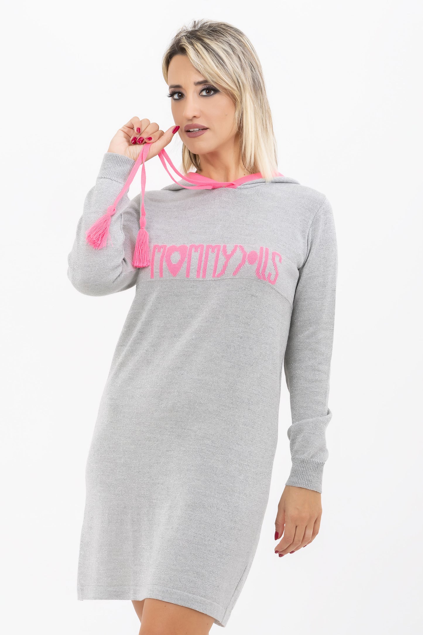 Maxipull argento con logo e profili rosa intenso.
